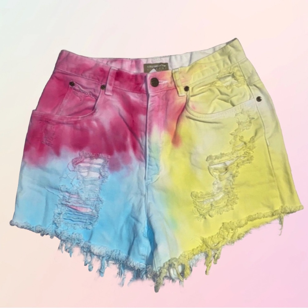 Vintage, Liz Claiborne, Lizwear Petite, High Rise Distressed Denim Shorts